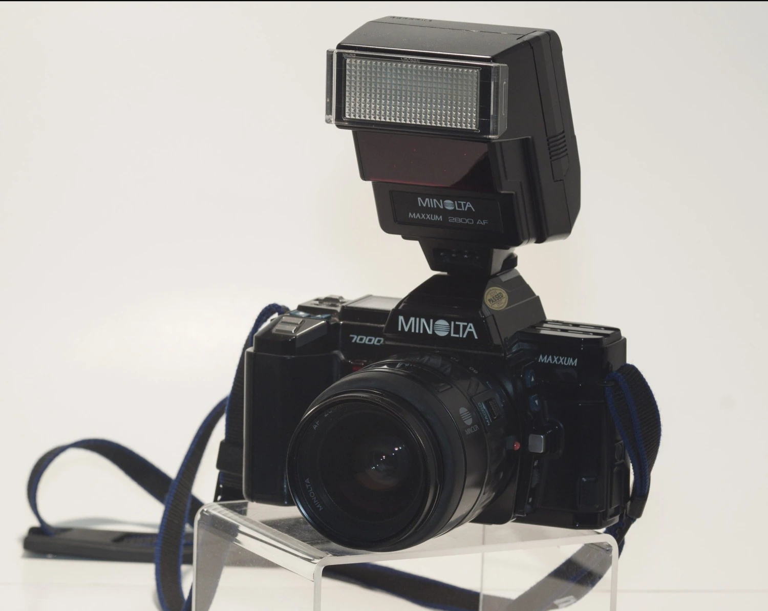 Minolta Maxxum 7000 35mm SLR Set(Minolta Maxxum 7000 35mm Slr With Minolta Af Zoom 28 80mm Macro Lens Af 2800 Flash Manual Film Tested) 1 Minolta Maxxum 7000 35mm SLR Set(Minolta Maxxum 7000 35mm Slr With Minolta Af Zoom 28 80mm Macro Lens Af 2800 Flash Manual Film Tested)