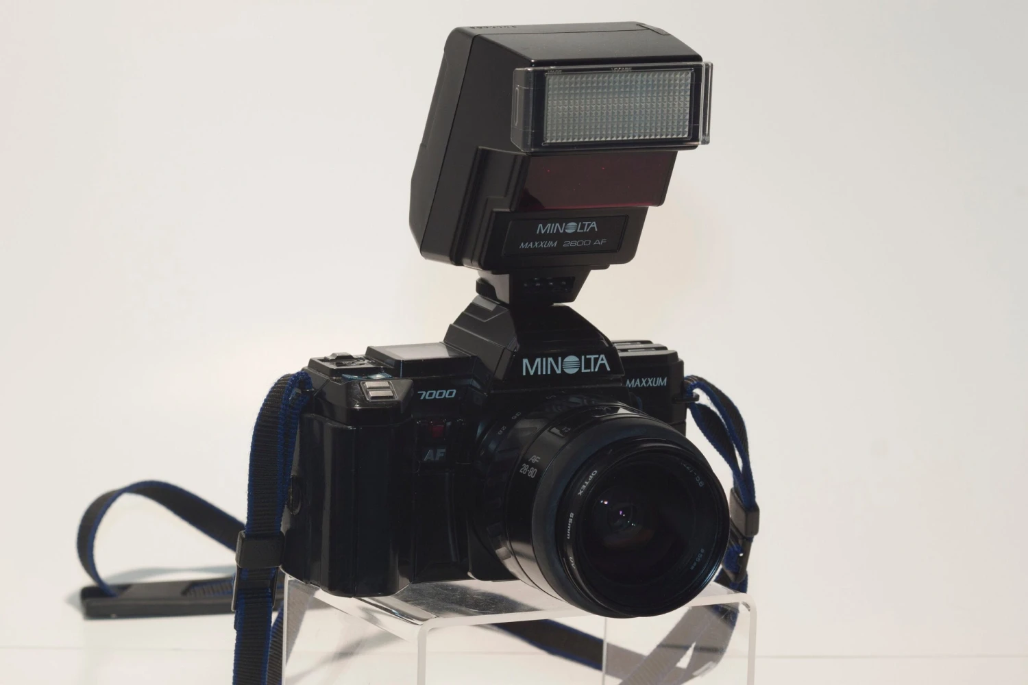 Minolta Maxxum 7000 35mm SLR Set(Minolta Maxxum 7000 35mm Slr With Minolta Af Zoom 28 80mm Macro Lens Af 2800 Flash Manual Film Tested) 4 Minolta Maxxum 7000 35mm SLR Set(Minolta Maxxum 7000 35mm Slr With Minolta Af Zoom 28 80mm Macro Lens Af 2800 Flash Manual Film Tested) - Image 4