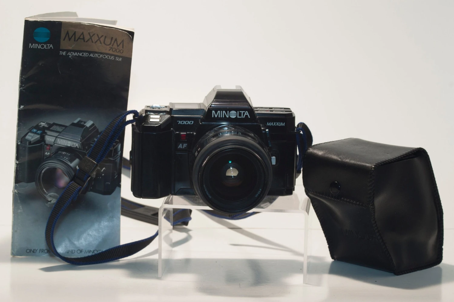 Minolta Maxxum 7000 35mm SLR Set(Minolta Maxxum 7000 35mm Slr With Minolta Af Zoom 28 80mm Macro Lens Af 2800 Flash Manual Film Tested) 2 Minolta Maxxum 7000 35mm SLR Set(Minolta Maxxum 7000 35mm Slr With Minolta Af Zoom 28 80mm Macro Lens Af 2800 Flash Manual Film Tested) - Image 2