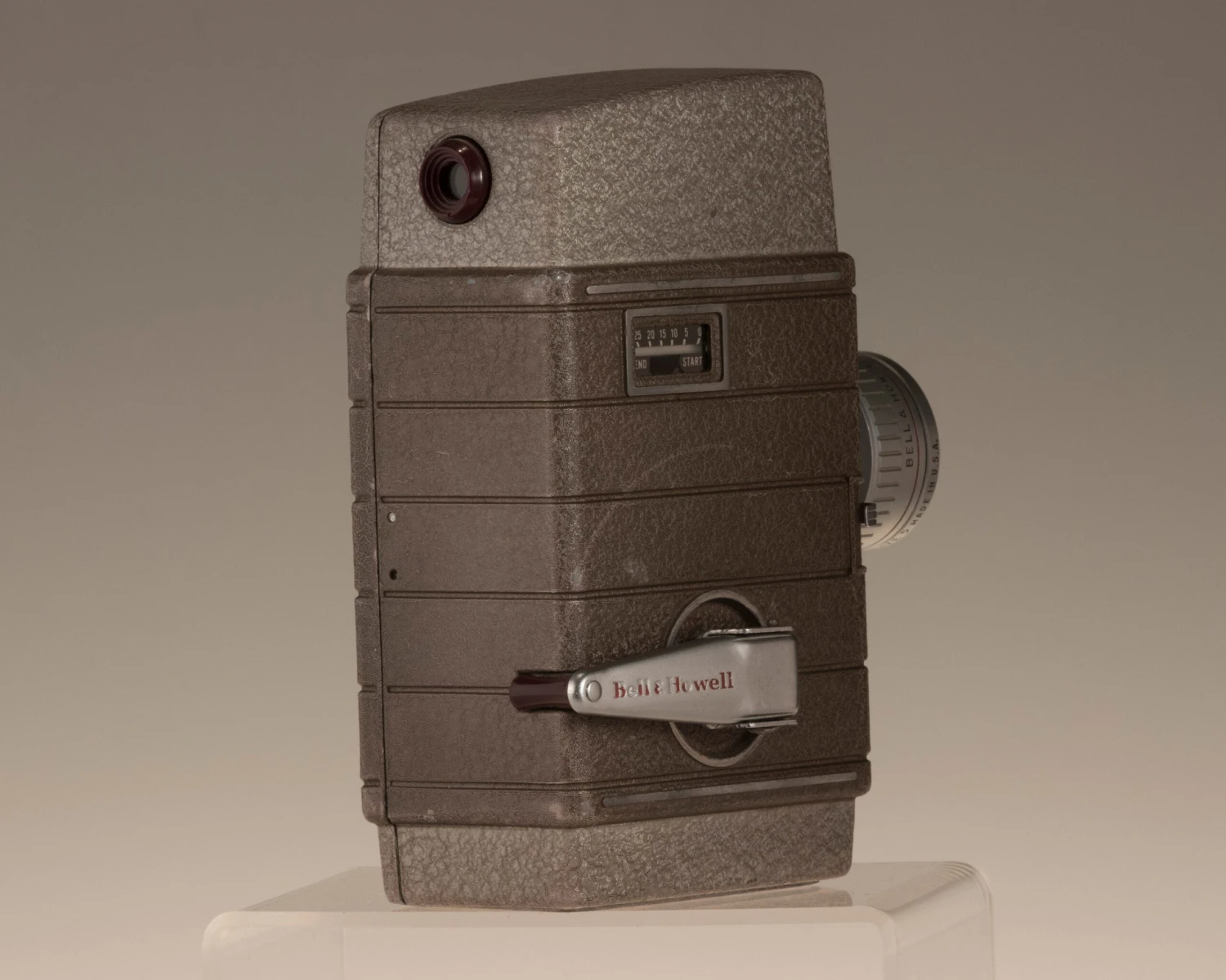 Bell And Howell Two-Fifty-Two 8mm Movie Camera(Bell And Howell Two Fifty Two 8mm Movie Camera W 3 Lens Turret Tested Working) 8 Bell And Howell Two-Fifty-Two 8mm Movie Camera(Bell And Howell Two Fifty Two 8mm Movie Camera W 3 Lens Turret Tested Working) - Image 8