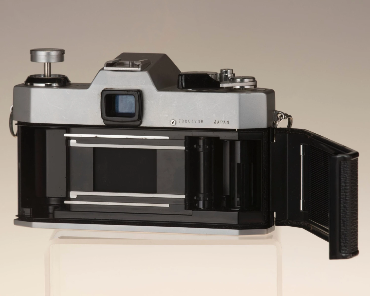 Yashica FX-2 35mm Film SLR + 50mm F1.9 Lens(Yashica Fx 2 35mm Film Slr W Yashica 50mm F1 9 Lens Film Tested Works Great) 8 Yashica FX-2 35mm Film SLR + 50mm F1.9 Lens(Yashica Fx 2 35mm Film Slr W Yashica 50mm F1 9 Lens Film Tested Works Great) - Image 8