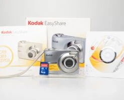 Kodak EasyShare C813 8.2 MP Digicam W/ Original Box + Manual + 4GB SD Card (serial KCGHRB2711936)(Kodak Easyshare C813 8 2 Mp Digicam W Original Box Manual 4gb Sd Card Serial Kcghrb2711936)