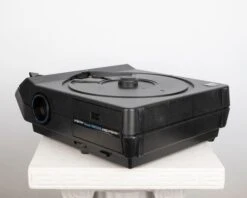 Kodak Carousel 4400 35mm Slide Projector W/ Ektanar C 102mm F2.8 Lens (serial 140686)(Kodak Carousel 4400 35mm Slide Projector W Ektanar C 102mm F2 8 Lens Serial 140686) 15 Kodak Carousel 4400 35mm Slide Projector W/ Ektanar C 102mm F2.8 Lens (serial 140686)(Kodak Carousel 4400 35mm Slide Projector W Ektanar C 102mm F2 8 Lens Serial 140686) -Vintage Camera Store kodak carousel 4400 35mm slide projector serial 140686 202311075792