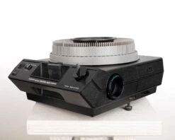 Kodak Carousel 4600 35mm Slide Projector W/ Ektanar C 102mm F2.8 Lens (serial 21513219)(Kodak Carousel 4600 35mm Slide Projector W Ektanar C 102mm F2 8 Lens Serial 21513219)