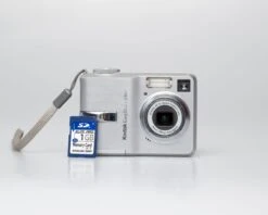 Kodak EasyShare C643 6.1 Megapixel CCD Sensor Digicam W/ 1 GB SD Card (uses AA Batteries)(Kodak Easyshare C643 6 1 Megapixel Ccd Sensor Digicam W 1 Gb Sd Card Uses Aa Batteries)