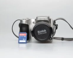 Kodak Easyshare Z650 6 MP Digicam W/ 2GB SD Card (serial KCKFL63117002)(Kodak Easyshare Z650 6 Mp Digicam W 2gb Sd Card Serial Kckfl63117002)