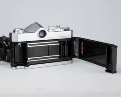 Konica Autoreflex T2 35mm Film SLR W/Hexanon AR 50mm F1.8 Lens(Konica Autoreflex T2 35mm Film Slr W Hexanon Ar 50mm F1 8 Lens) -Vintage Camera Store konica AutoReflex T2 35mmSLR Hexanon50mmF18 serial 199334 202212042526