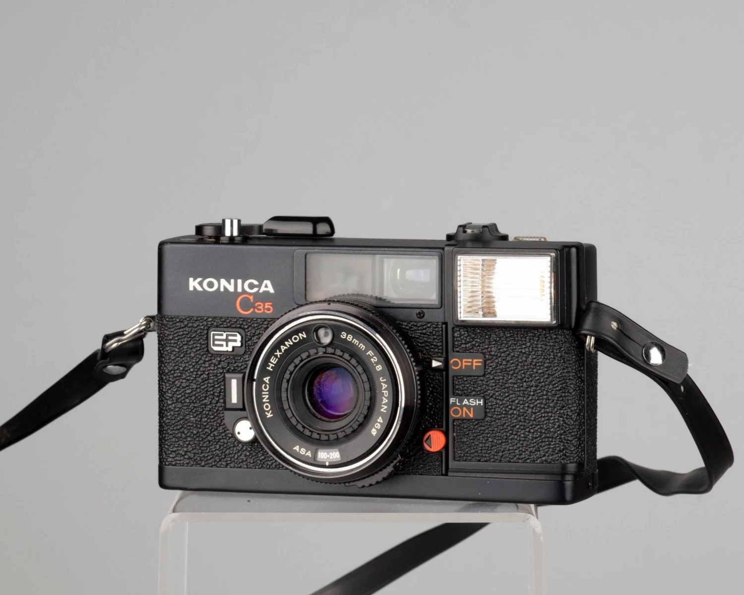 Konica C35 EF 35mm Film Camera W/original Ever-ready Case (serial 232840)(Konica C35 Ef 35mm Film Camera W Original Ever Ready Case Serial 232840) 4 Konica C35 EF 35mm Film Camera W/original Ever-ready Case (serial 232840)(Konica C35 Ef 35mm Film Camera W Original Ever Ready Case Serial 232840) - Image 4