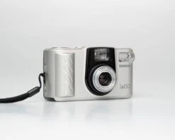 Konica Z-Up 60 35mm Point-and-shoot Camera W/ Case (serial 6984067)(Konica Z Up 60 35mm Point And Shoot Camera W Case Serial 6984067) -Vintage Camera Store konica Z up 60 35mm pns camera serial 6984067 20250315 8