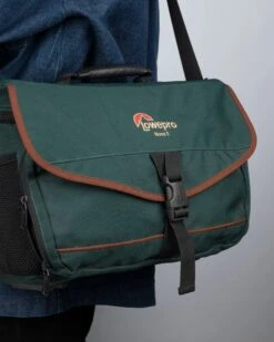 Lowepro Nova 5 Large Camera Bag(Lowepro Nova 5 Large Camera Bag) -Vintage Camera Store lowepro nova 5 camera bag hunter green 20240212 515