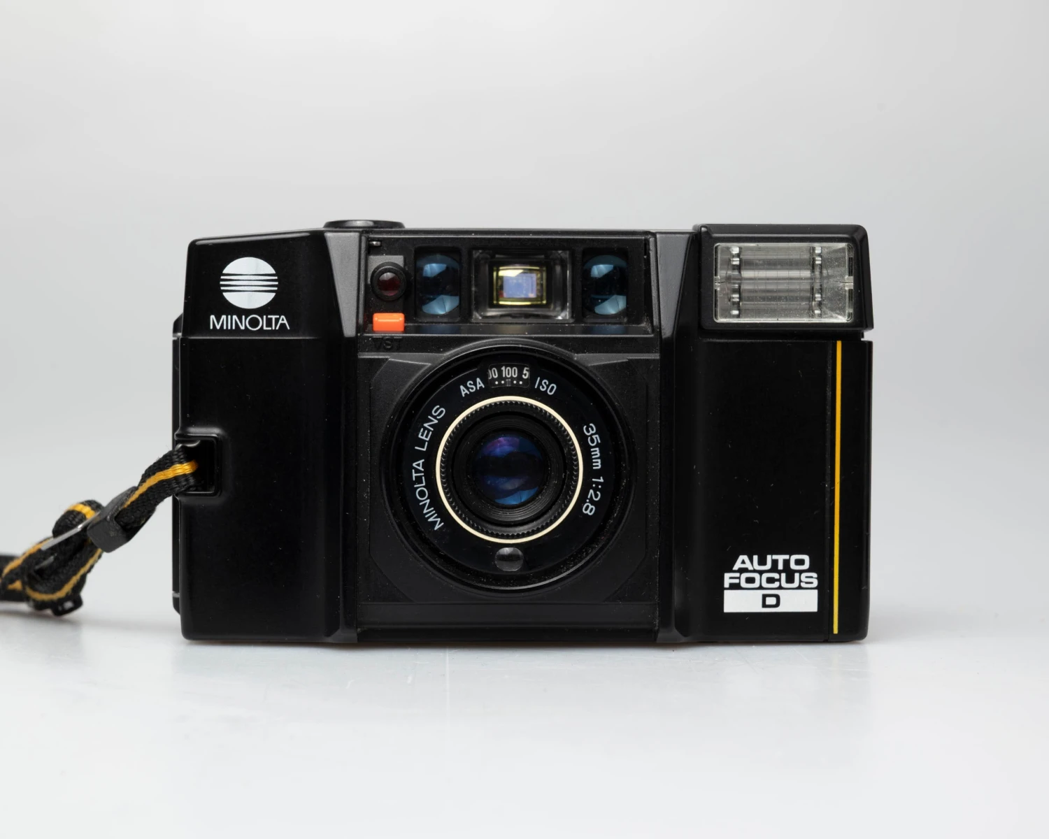 Minolta AF-S Auto Focus D 35mm Camera W/ Case (serial 5040389)(Minolta Af S Auto Focus 35mm Camera W Case Serial 5040389)