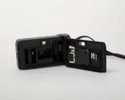 Minolta Freedom 202 Autofocus 35mm Camera W/ Case (serial 42117565)(Minolta Freedom 202 Autofocus 35mm Camera Serial 42117565) -Vintage Camera Store minolta Freedom 202 35mm film pns camera withCase serial 42117565 20241104