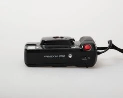 Minolta Freedom 202 Autofocus 35mm Camera W/ Case (serial 42117565)(Minolta Freedom 202 Autofocus 35mm Camera Serial 42117565) -Vintage Camera Store minolta Freedom 202 35mm film pns camera withCase serial 42117565 20241104 3