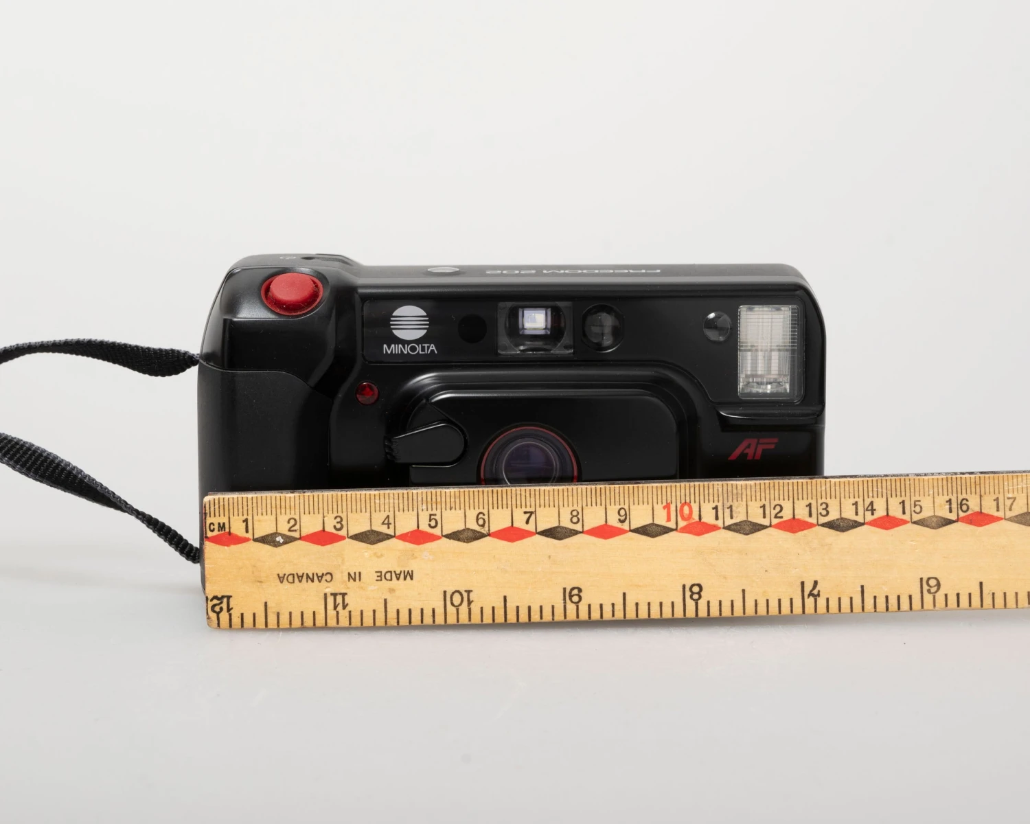 Minolta Freedom 202 Autofocus 35mm Camera W/ Case (serial 42117565)(Minolta Freedom 202 Autofocus 35mm Camera Serial 42117565) - Image 2