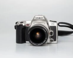 Minolta Maxxum HTsi Plus 35mm Film SLR W/ 28-80mm Lens (serial 93203660)(Minolta Maxxum Htsi Plus 35mm Film Slr W 28 80mm Lens Serial 93203660)