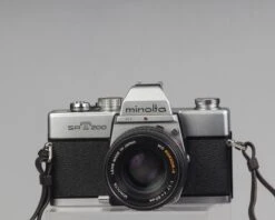 Minolta SRT 200 35mm SLR W/ Rokkor 50mm F1.7 Lens(Minolta Srt 200 35mm Slr W Rokkor 50mm F1 7 Lens) -Vintage Camera Store minolta SRT200 with50mmf17lens serial7405231 20210706 827