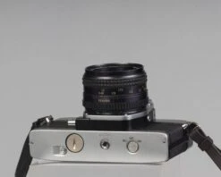 Minolta SRT 200 35mm SLR W/ Rokkor 50mm F1.7 Lens(Minolta Srt 200 35mm Slr W Rokkor 50mm F1 7 Lens) -Vintage Camera Store minolta SRT200 with50mmf17lens serial7405231 20210706 830