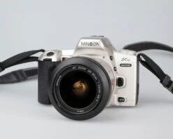 Minolta Maxxum XTsi 35mm Film SLR W/ 28-80mm Lens (serial 94112079)(Minolta Maxxum Xtsi 35mm Film Slr W 28 80mm Lens Serial 94112079) -Vintage Camera Store minolta STsi 35mmcamera with 28 80mmlens 202212112563