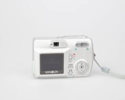 Minolta Dimage E323 Digicam W/ 3.2 MP CCD Sensor (uses AA Batteries And SD Memory Cards)(Minolta Dimage E323 Digicam W 3 2 Mp Ccd Sensor Uses Aa Batteries And Sd Memory Cards) -Vintage Camera Store minolta dimage e323 digicam 202304304097