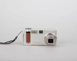 Minolta DiMage F200 4 MP CCD Sensor Digicam W/ 256MB SD + Original Box + Manuals (uses AA Batteries)(Minolta Dimage F200 4 Mp Ccd Sensor Digicam W 256mb Sd Original Box Manuals Uses Aa Batteries) -Vintage Camera Store minolta dimage f200 4 megapixel CCD digicam 20240324 1197