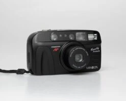 Minolta Family Zoom II 35mm Camera (serial 41973526)(Minolta Family Zoom Ii 35mm Camera Serial 41973526) -Vintage Camera Store minolta family zoomII 35mm pns camera serial 41973526 20250520 5