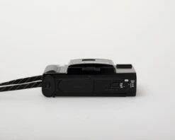 Minolta Freedom II Auto-focus 35mm Point-and-shoot Camera (serial 3448303)(Minolta Freedom Ii Auto Focus 35mm Point And Shoot Camera Serial 3448303) -Vintage Camera Store minolta freedom II autofocus 35mm film pns camera serial 3448303 20241104 2