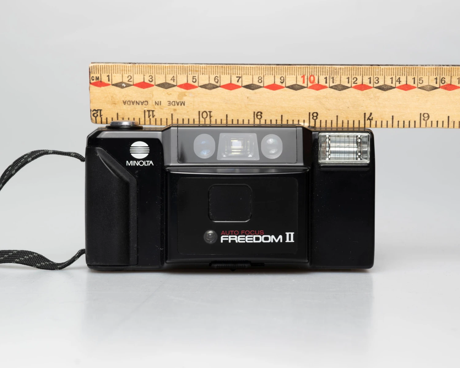 Minolta Freedom II Auto-focus 35mm Camera W/ Case (serial 3417595)(Minolta Freedom Ii Auto Focus 35mm Camera W Case Serial 3417595) - Image 2