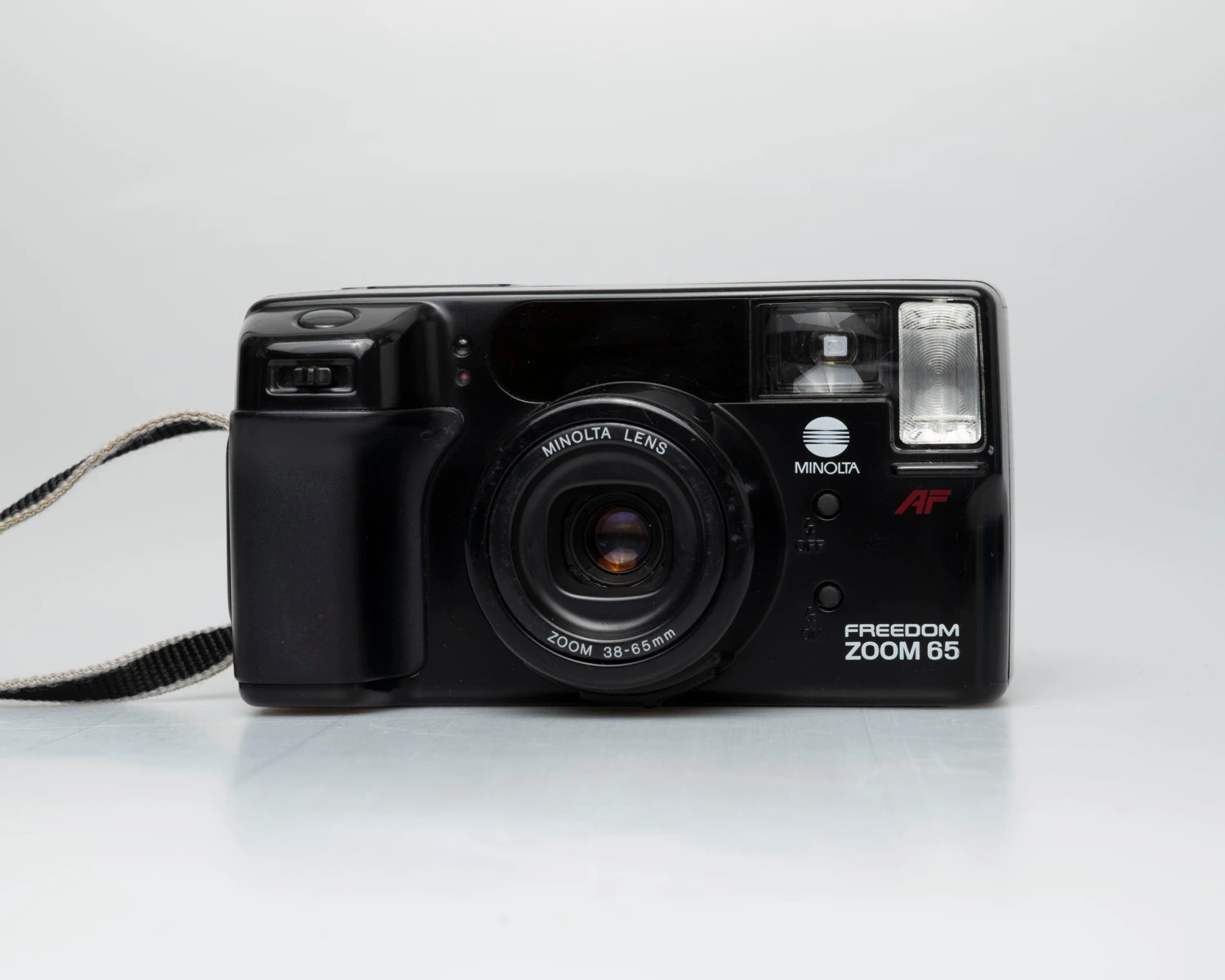 Minolta Freedom Zoom 65 35mm Camera (serial 93315226)(Minolta Freedom Zoom 65 35mm Camera Serial 93315226)