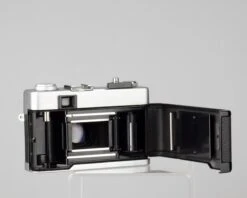 Minolta Hi-Matic 7SII 35mm Rangefinder Camera With Half-case And Minolta 20 Flash(Minolta Hi Matic 7sii 35mm Rangerfinder Camera With Half Case And Flash) -Vintage Camera Store minolta hi matic 7sii outftit with flash 202207031215