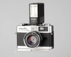 Minolta Hi-Matic 7SII 35mm Rangefinder Camera With Half-case And Minolta 20 Flash(Minolta Hi Matic 7sii 35mm Rangerfinder Camera With Half Case And Flash) -Vintage Camera Store minolta hi matic 7sii outftit with flash 202207031222