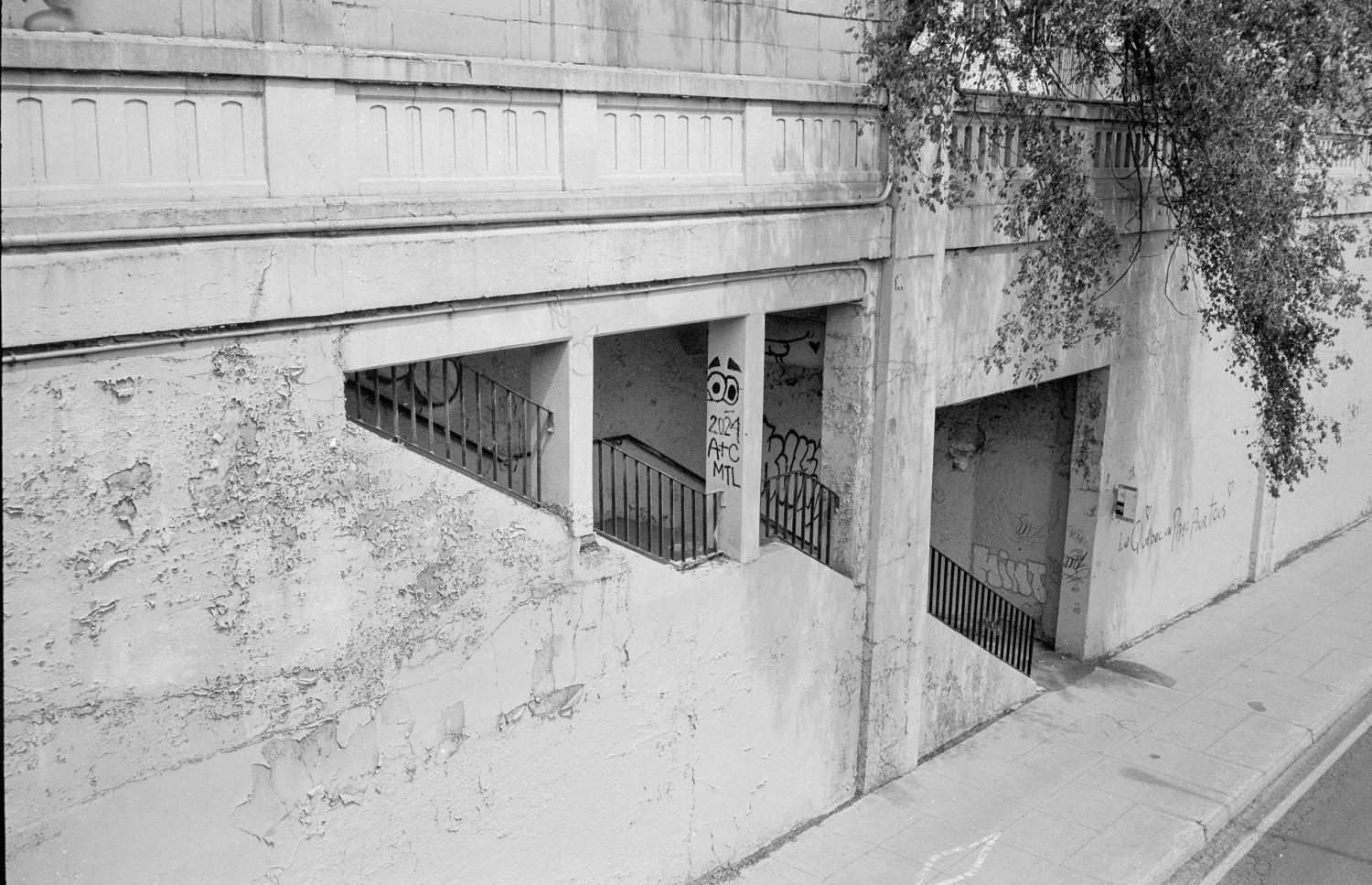 Minolta Hi-Matic AF2 35mm Camera W/ Case (serial 2897257) | Film🎞tested(Minolta Hi Matic Af2 35mm Camera W Case Serial 2897257) 5 Minolta Hi-Matic AF2 35mm Camera W/ Case (serial 2897257) | Film🎞tested(Minolta Hi Matic Af2 35mm Camera W Case Serial 2897257) - Image 5