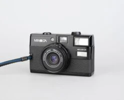 Minolta Hi-Matic GF Compact 35mm Zone Focus Camera W/ Built-in Flash(Minolta Hi Matic Gf Compact 35mm Zone Focus Camera W Built In Flash) -Vintage Camera Store minolta hi matic GF 35mm pns camera 20231210 182