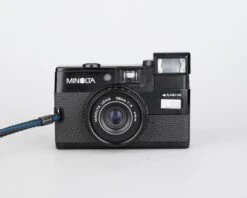 Minolta Hi-Matic GF Compact 35mm Zone Focus Camera W/ Built-in Flash(Minolta Hi Matic Gf Compact 35mm Zone Focus Camera W Built In Flash) -Vintage Camera Store minolta hi matic GF 35mm pns camera 20231210 184