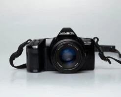 Minolta Dynax 3000i 35mm SLR W/ Minolta AF 50mm F1.7 Lens + Program D 314i Flash (serial 62301669))(Minolta Dynax 3000i 35mm Slr W Minolta Af 50mm F1 7 Lens Program D 314i Flash Serial 62301669) -Vintage Camera Store minolta maxxum 3000i film SLR camera serial 62301669 20250811 10