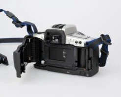 Minolta Maxxum 5 35mm SLR W/ 50mm F1.7 Lens + Manuals + Original Box(Minolta Maxxum 5 35mm Slr W 50mm F1 7 Lens Manuals Original Box) -Vintage Camera Store minolta maxxum 5 35mm SLR Camera w box 202304284004