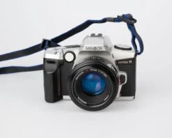 Minolta Maxxum 5 35mm SLR W/ 50mm F1.7 Lens + Manuals + Original Box(Minolta Maxxum 5 35mm Slr W 50mm F1 7 Lens Manuals Original Box) -Vintage Camera Store minolta maxxum 5 35mm SLR Camera w box 202304284010