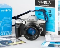 Minolta Maxxum 5 35mm SLR W/ 50mm F1.7 Lens + Manuals + Original Box(Minolta Maxxum 5 35mm Slr W 50mm F1 7 Lens Manuals Original Box)