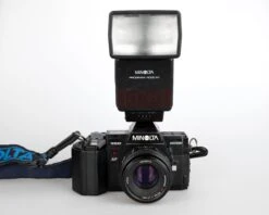 Minolta Maxxum 7000 35mm Film SLR W/ 50mm F1.7 Lens + 4000AF Flash + Program Data Back 70 (serial 18038659)(Minolta Maxxum 7000 35mm Film Slr W 50mm F1 7 Lens 4000af Flash Manuals Serial 18038659)