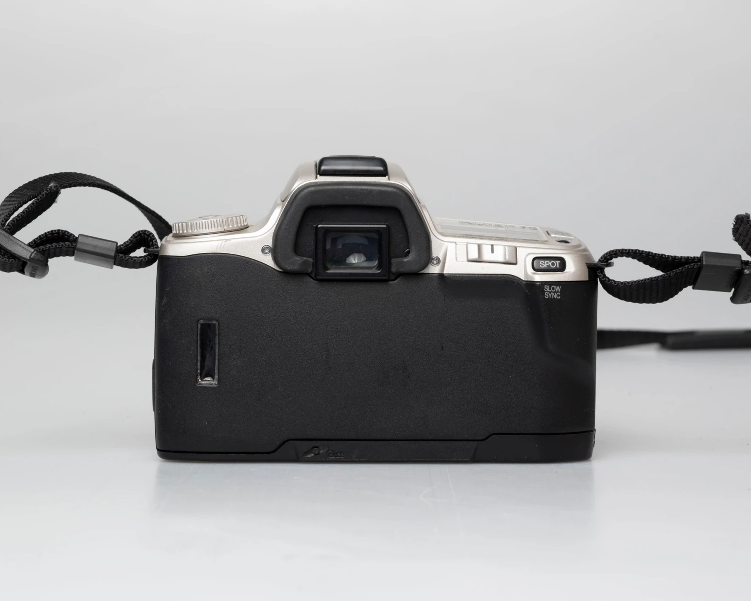 Minolta Maxxum XTsi 35mm Film SLR W/ 35-70mm Lens (serial 98201354)(Minolta Maxxum Xtsi 35mm Film Slr W 35 70mm Lens Serial 98201354) - Image 9