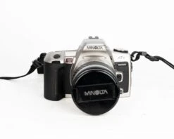 Minolta Maxxum XTsi 35mm Film SLR W/ 28-80mm Lens + Minolta Camera Bag + Remote Control (serial 94009570)(Minolta Maxxum Xtsi 35mm Film Slr W 28 80mm Lens Minolta Camera Bag Serial 94009570) -Vintage Camera Store minolta maxxum XTsi 35mm slr film Camera outfit with bag serial 94009570 202311035704