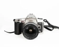 Minolta Maxxum XTsi 35mm Film SLR W/ 28-80mm Lens + Minolta Camera Bag + Remote Control (serial 94009570)(Minolta Maxxum Xtsi 35mm Film Slr W 28 80mm Lens Minolta Camera Bag Serial 94009570) -Vintage Camera Store minolta maxxum XTsi 35mm slr film Camera outfit with bag serial 94009570 202311035713