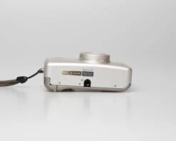 Minolta Riva Zoom 125 Compact 35mm Camera W/ Case (serial 40016465)(Minolta Riva Zoom 125 Compact 35mm Camera W Case Serial 40016465) -Vintage Camera Store minolta rivaZoom125 35mm film pns Camera serial 40016465 20250717 2