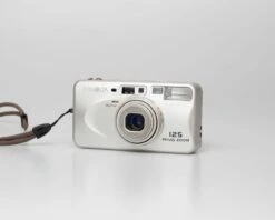 Minolta Riva Zoom 125 Compact 35mm Camera W/ Case (serial 40016465)(Minolta Riva Zoom 125 Compact 35mm Camera W Case Serial 40016465) -Vintage Camera Store minolta rivaZoom125 35mm film pns Camera serial 40016465 20250717 5