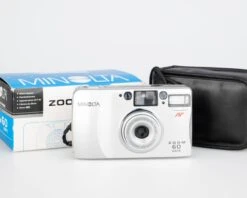 Minolta Zoom 60 Date 35mm Camera W/ Original Box + Case (serial 20302683)(Minolta Zoom 60 Date 35mm Camera W Original Box Case Serial 20302683)