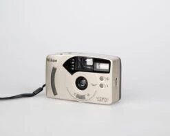 Nikon AF240SV 35mm Film Camera W/ Case (serial 5805286)(Nikon Af240sv 35mm Film Camera W Case Serial 5805286) -Vintage Camera Store nikon AF240V 35mm film pns camera serial 5805286 20240717 1759