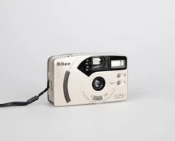 Nikon AF240SV 35mm Film Camera W/ Case (serial 5805286)(Nikon Af240sv 35mm Film Camera W Case Serial 5805286) -Vintage Camera Store nikon AF240V 35mm film pns camera serial 5805286 20240717 1760