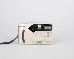 Nikon AF240SV 35mm Film Camera W/ Case (serial 5805286)(Nikon Af240sv 35mm Film Camera W Case Serial 5805286) -Vintage Camera Store nikon AF240V 35mm film pns camera serial 5805286 20240717 1762