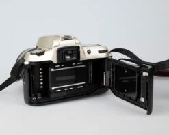 Nikon F60 35mm Film SLR W/ AF Nikkor 28-80mm Lens + Manual (serial 2341515)(Nikon F60 35mm Film Slr W Af Nikkor 28 80mm Lens Manual Serial 2341515) -Vintage Camera Store nikon F60 35mm film SLR serial 2341515 202304213865