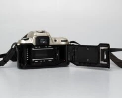 Nikon F60 35mm Film SLR W/ AF Nikkor 28-80mm Lens + Manual (serial 2417905)(Nikon F60 35mm Film Slr W Af Nikkor 28 80mm Lens Manual Serial 2417905) -Vintage Camera Store nikon F60 35mm film slr serial 2417905 20250408 5