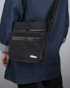 Nikon Mid-sized Black With Red Trim Camera Bag(Nikon Mid Sized Black With Red Trim Camera Bag) -Vintage Camera Store nikon black red medium camera shoulder bag 20240212 533
